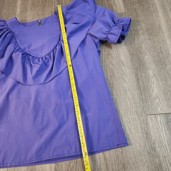 Vintage 80s purple short-sleeved top with puffy sleeves and big ruffled collar - Picture 13 of 14
